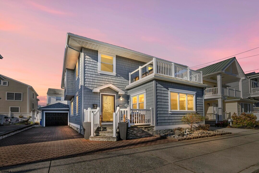 12 S Jerome Ave in Margate City, NJ - Building Photo