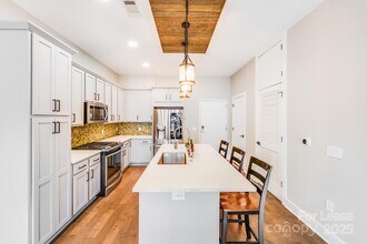 2401 Euclid Ave, Unit 106 in Charlotte, NC - Building Photo - Building Photo
