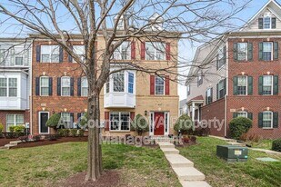 1609 Poplar Run Dr in Silver Spring, MD - Building Photo