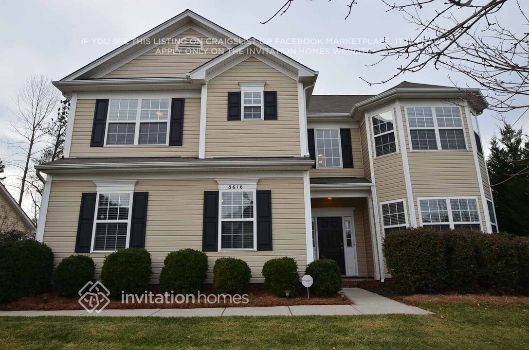 8616 Summer Serenade Dr in Huntersville, NC - Building Photo