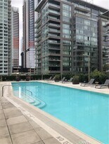 1155 S Grand Ave in Los Angeles, CA - Building Photo