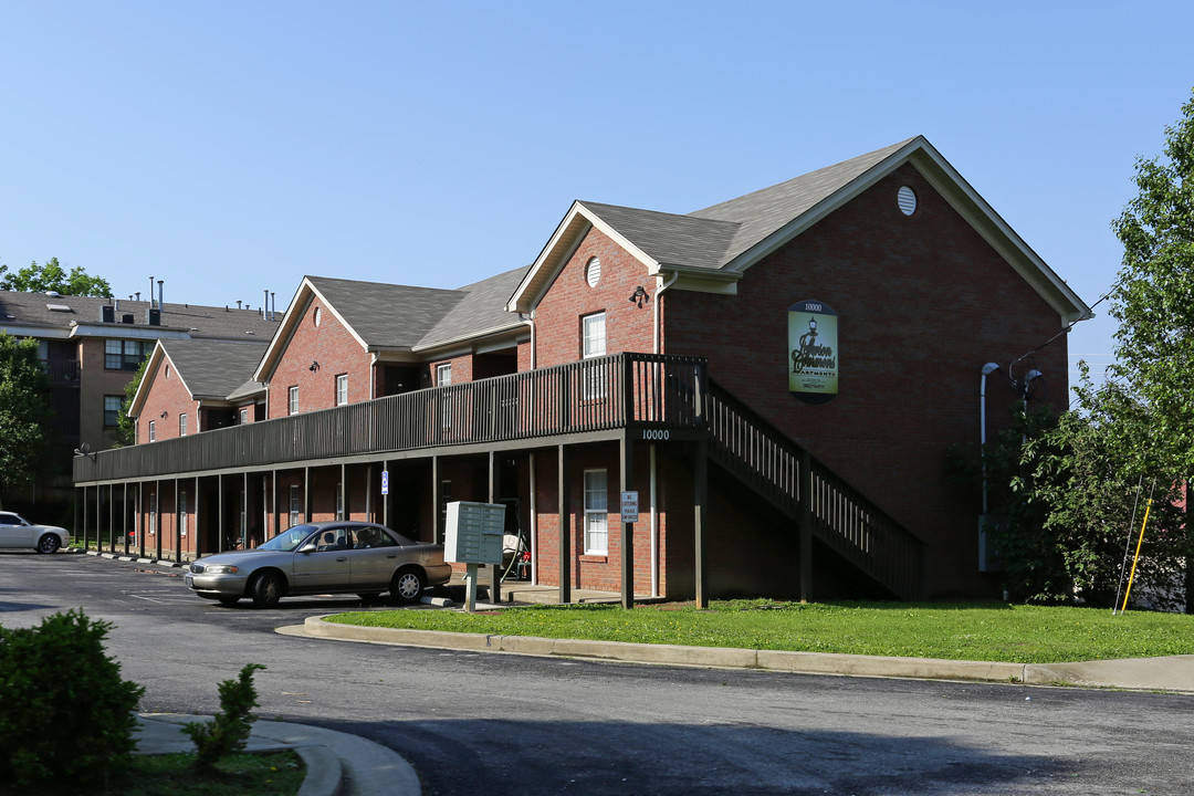 10000 Snively Ave in Louisville, KY - Building Photo