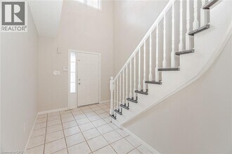 1283 Blanshard Dr in Burlington, ON - Building Photo - Building Photo