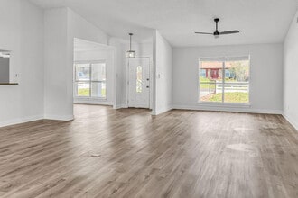 2115 Stallion Rd in Gonzalez, FL - Building Photo - Building Photo