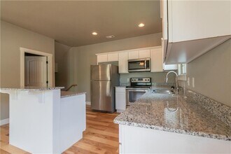2819 W Auburn Dr in Fayetteville, AR - Building Photo - Building Photo