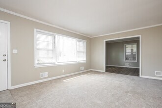 2471 Meadow Lark Dr in East Point, GA - Building Photo - Building Photo