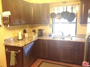 3635 Via Pacifica Walk in Oxnard, CA - Building Photo - Building Photo