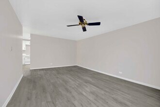 720 W Gordon Ter, Unit 7F in Chicago, IL - Building Photo - Building Photo