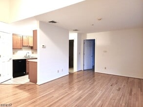 5 Hamburg Turnpike in Butler, NJ - Building Photo - Building Photo