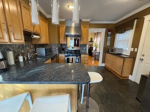 203 Riverview Ave in Auburndale, MA - Foto de edificio - Building Photo