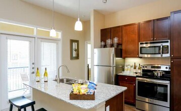 18545 University Blvd in Sugar Land, TX - Building Photo - Building Photo