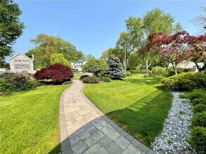 32 Tuxis Rd in Madison, CT - Building Photo - Building Photo