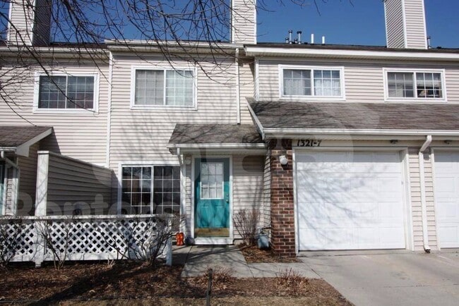 property at 1321 SE Delaware Ave