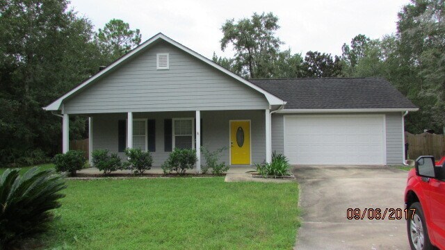 401 W 6th St in Woodbine, GA - Building Photo