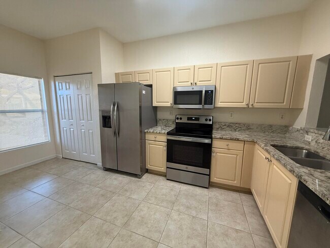 5961 Forest Hill Blvd in West Palm Beach, FL - Building Photo - Building Photo