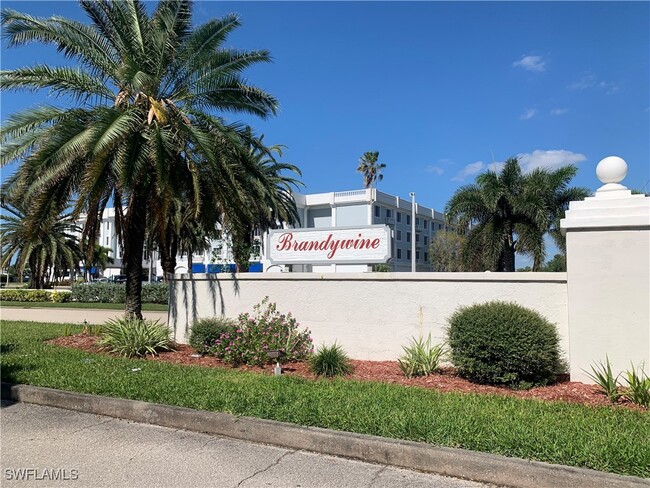 1219 Medinah Dr in Ft. Myers, FL - Building Photo - Building Photo