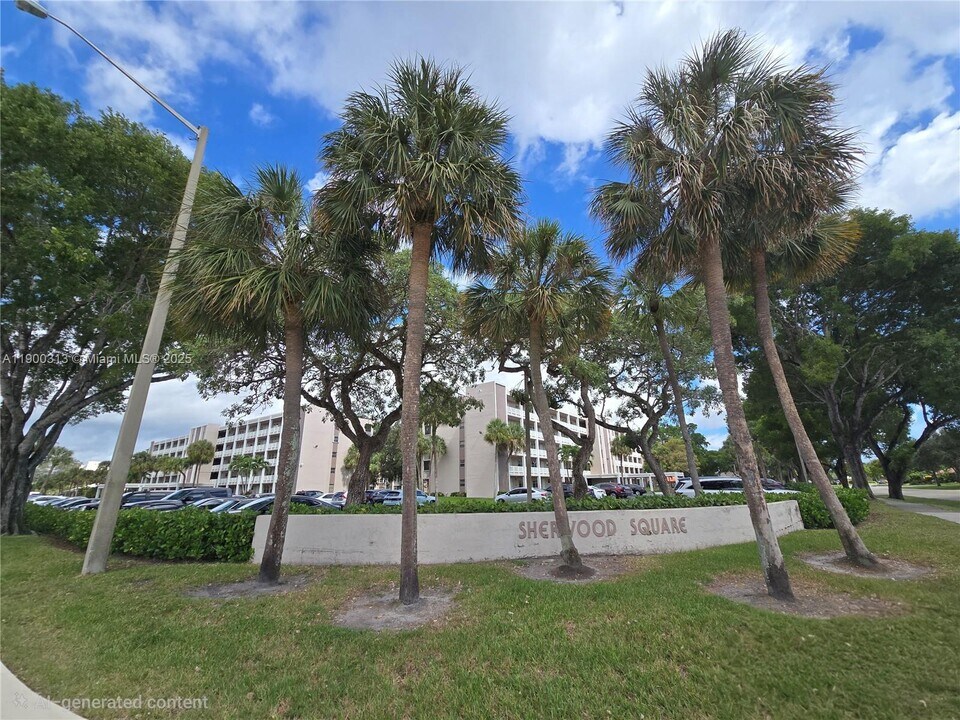 8735 Ramblewood Dr in Coral Springs, FL - Foto de edificio