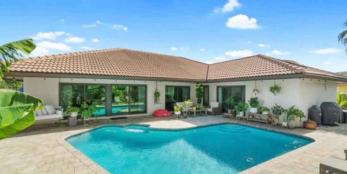 12077 NW 27th Dr in Coral Springs, FL - Building Photo