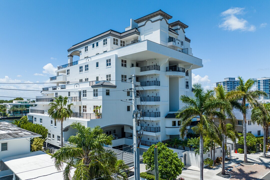 La Cascade in Fort Lauderdale, FL - Foto de edificio