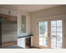 24 Langdon St, Unit 2 in Cambridge, MA - Building Photo - Building Photo