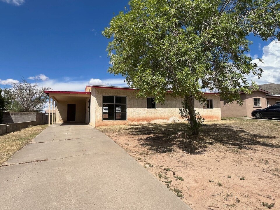 1309 Bellamah Dr in Alamogordo, NM - Building Photo
