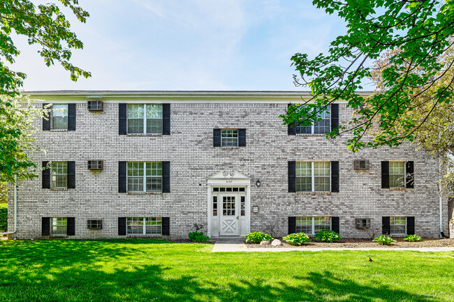 Glanzman Village in Toledo, OH - Foto de edificio - Building Photo