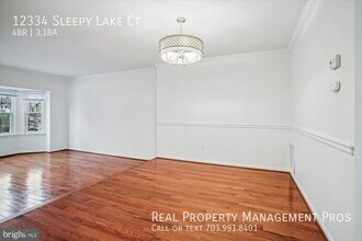 12334 Sleepy Lake Ct in Fairfax, VA - Building Photo - Building Photo