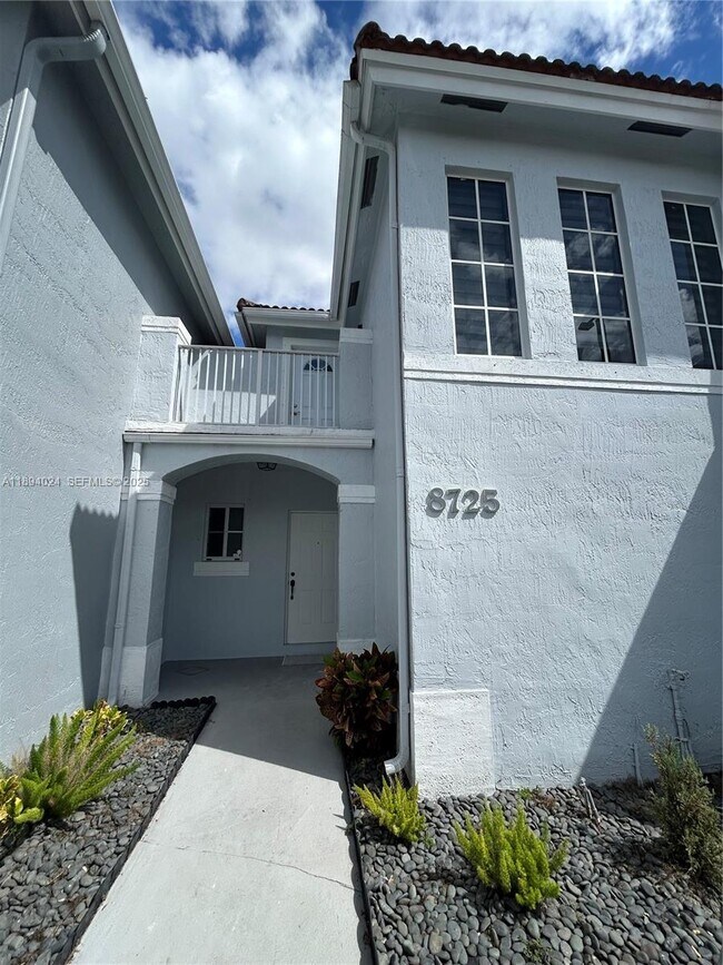 8725 SW 158th Pl in Miami, FL - Building Photo - Building Photo