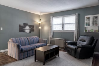 261 Holy Cross Rd in Colchester, VT - Foto de edificio - Building Photo