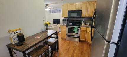 1736 Pine St in Philadelphia, PA - Building Photo - Building Photo