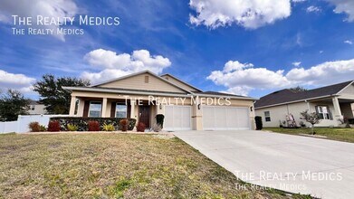 1922 Bell Crk Lp in Fruitland Park, FL - Building Photo - Building Photo