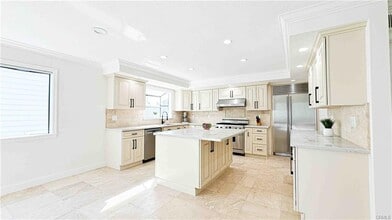 5851 Friends Ave in Whittier, CA - Building Photo - Building Photo
