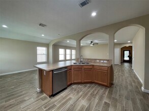 6110 Moran Crest Dr in Spring, TX - Foto de edificio - Building Photo