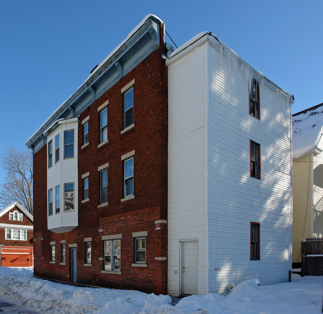 870 Emmett St in Schenectady, NY - Building Photo - Building Photo