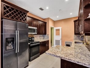 1161 NE 202nd St in Miami, FL - Building Photo - Building Photo