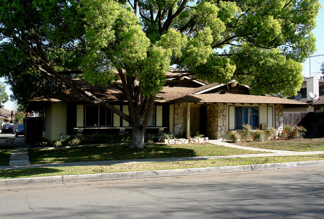 2727 W Keller Ave in Santa Ana, CA - Building Photo