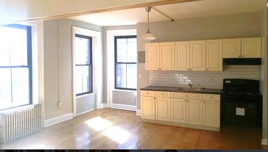 491 Tompkins Ave in Brooklyn, NY - Building Photo - Building Photo