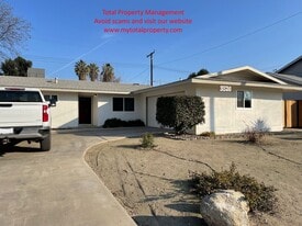 3526 W Tulare Ave in Visalia, CA - Building Photo