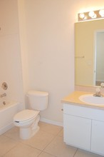 4333 Bayside Village Dr in Tampa, FL - Building Photo - Building Photo