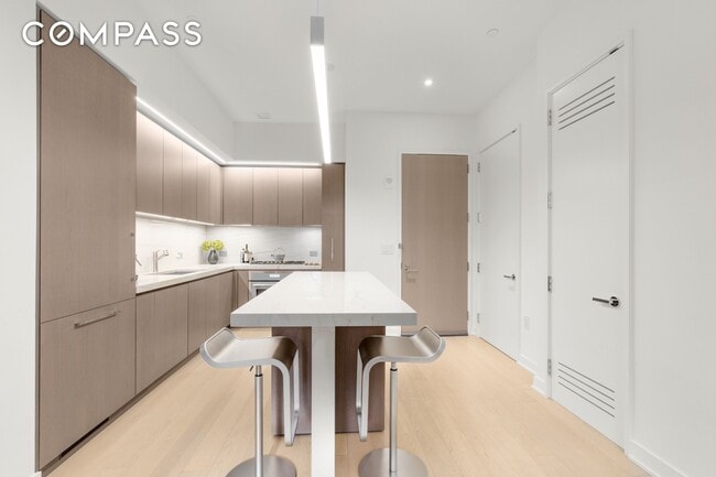 77 Charlton St in New York, NY - Building Photo - Building Photo