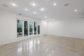 1073 S Park Terrace in Chicago, IL - Building Photo - Building Photo