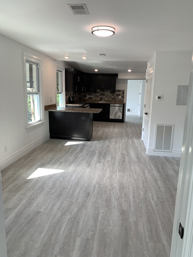 152 Ferry St, Unit 3L-3Bedroom in Newark, NJ - Building Photo - Building Photo