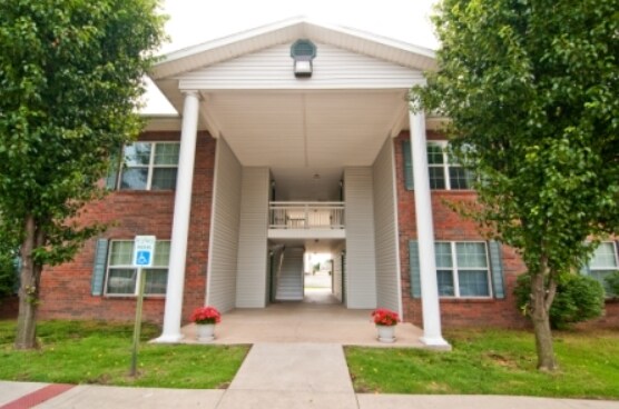 Eastmoreland Place in Joplin, MO - Foto de edificio