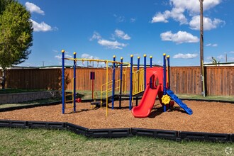 2010 Estrada Pkwy in Irving, TX - Building Photo - Building Photo