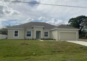 1142 SW Edinburgh Dr in Port St. Lucie, FL - Building Photo