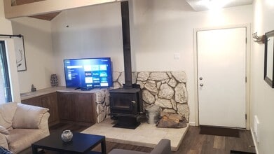 1629 Majestic Pines Dr in Mammoth Lakes, CA - Building Photo - Building Photo