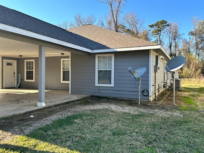 632 Luke St in Dayton, TX - Building Photo - Building Photo