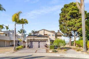 35302 Vista De Todo in Dana Point, CA - Building Photo