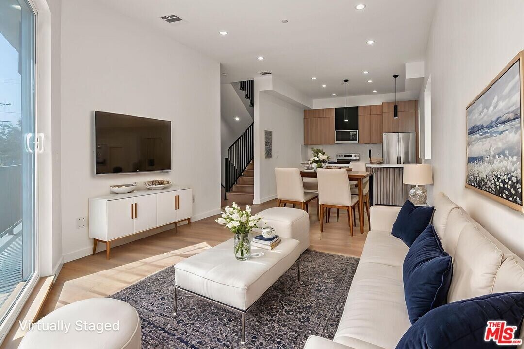 257 S Park View St in Los Angeles, CA - Building Photo