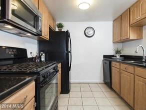 1624 5th St NW, Unit B in Washington, DC - Building Photo - Building Photo